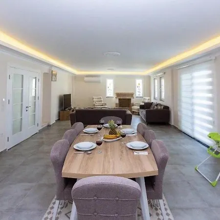 Villa Remarkable 6-bed Zambak Dalyan